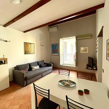 La Casa Dell'esagono